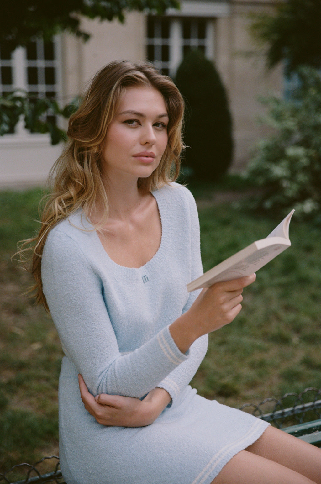 Short Cropped Boucle Knit Top - Sky Blue