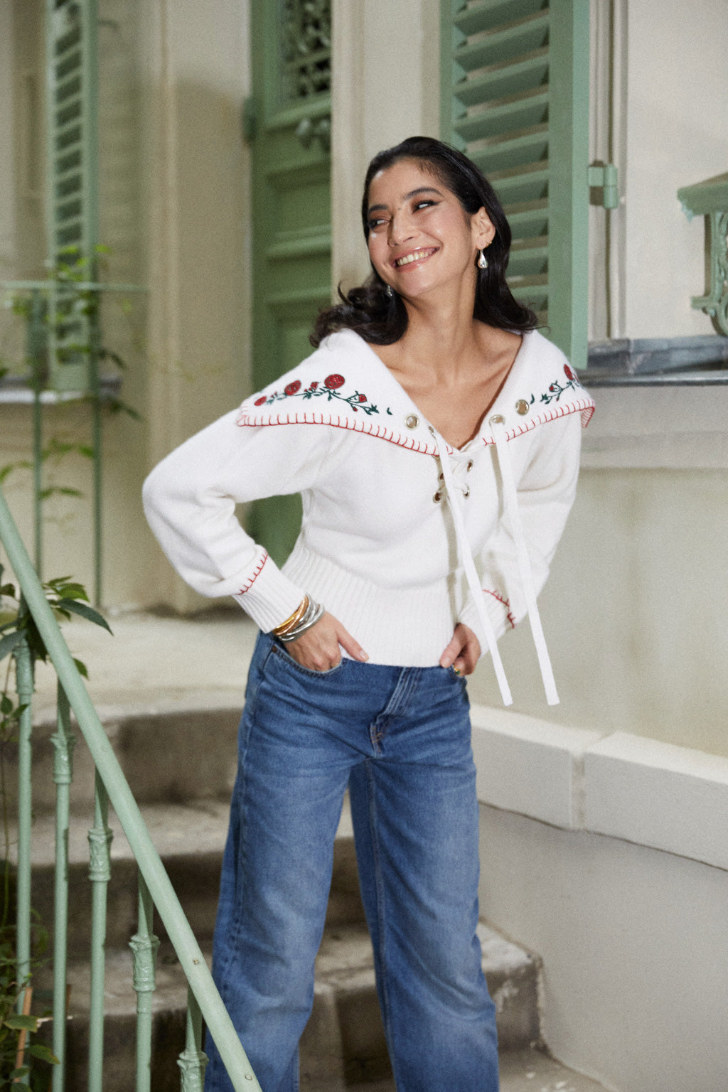 Pure cashmere sweater with embroidered collar - beige
