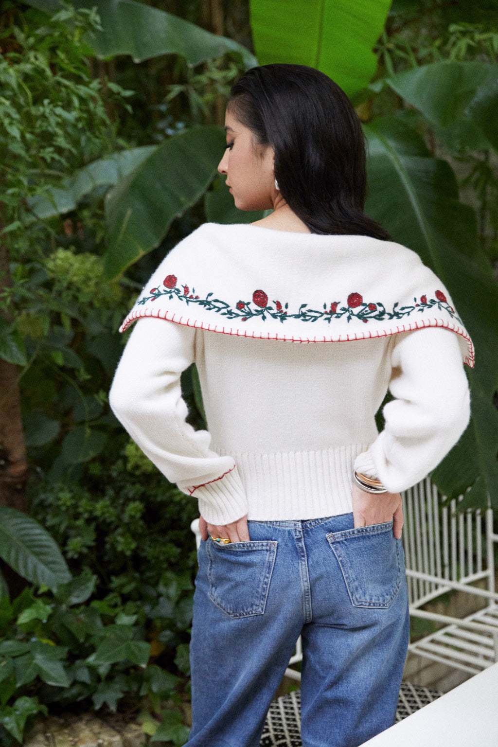 Pure cashmere sweater with embroidered collar - beige