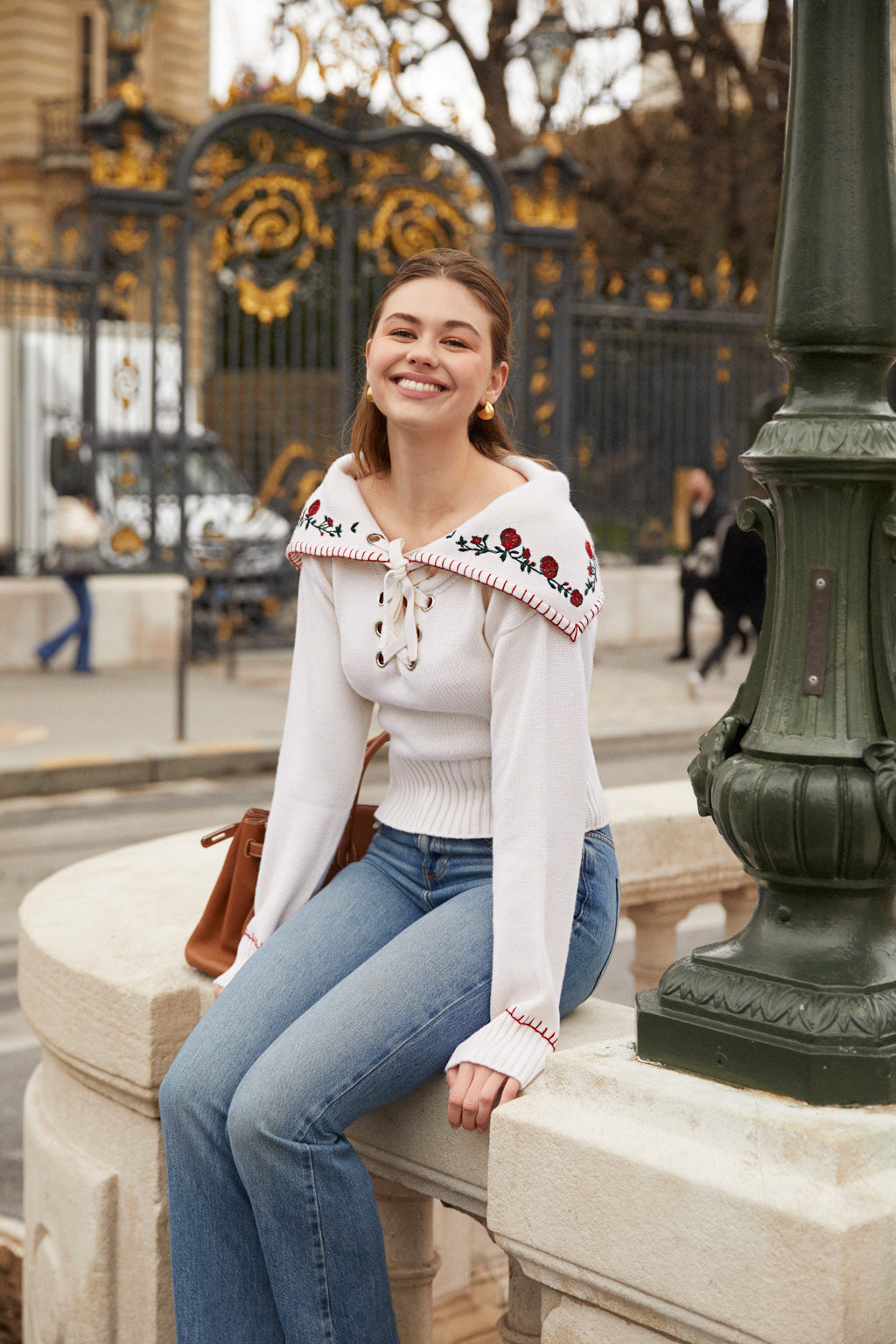 Pure cashmere sweater with embroidered collar - beige