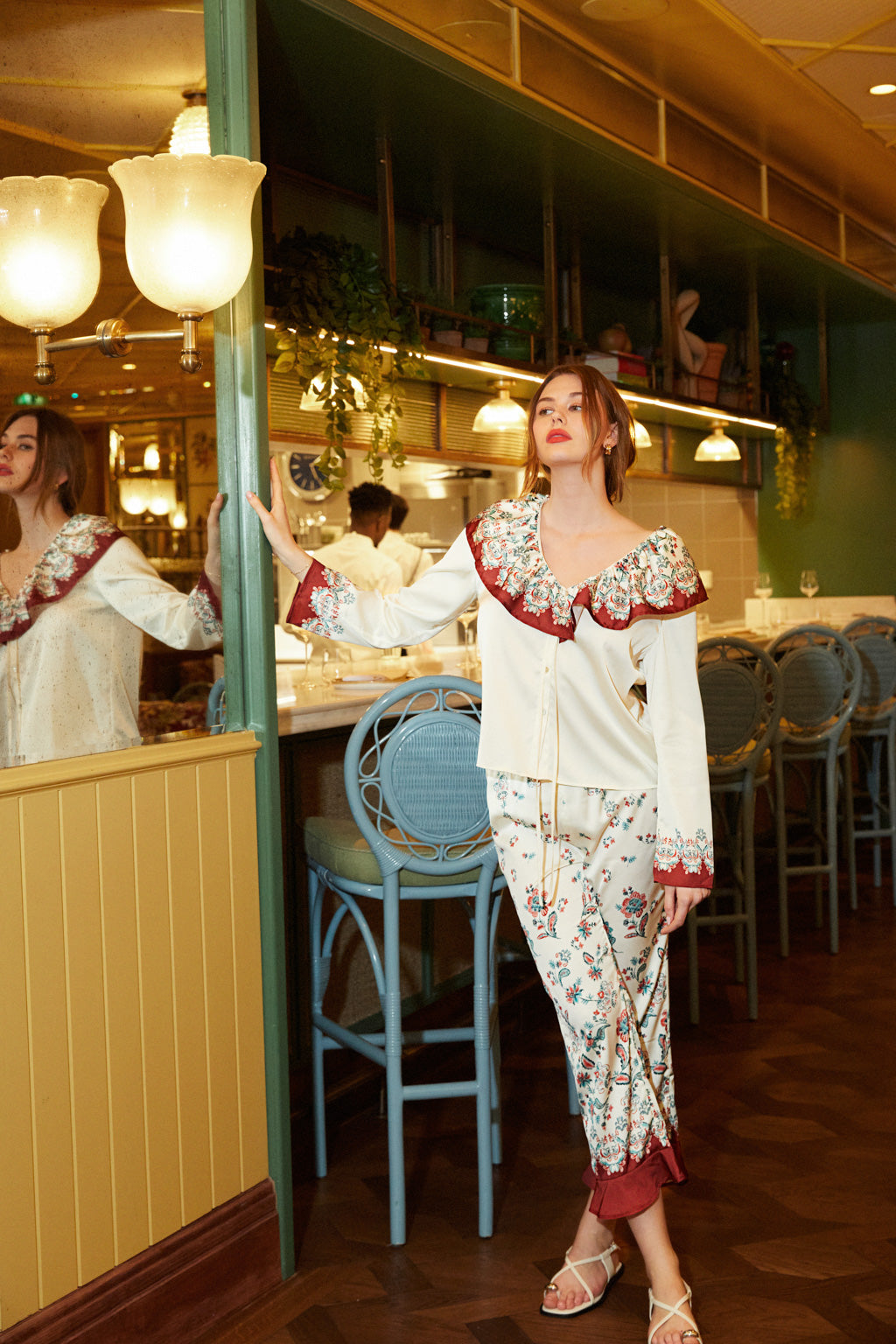 Printed wide collar shirt - vintage flower